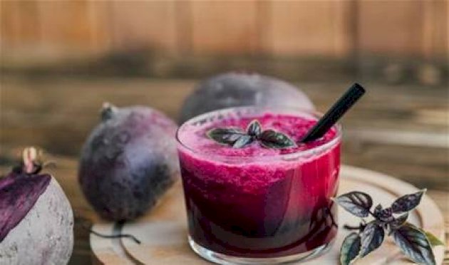 الشمندر-أم-الرمان.-أي-عصير-هو-الأفضل-لخفض-ضغط-الدم؟