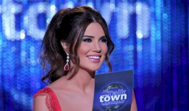 "كبرت-ست-الكل".-منى-أبو-حمزة-تحتفل-بخطوبة-ابنتها-تعرّفوا-إلى-عريسها-(صور)