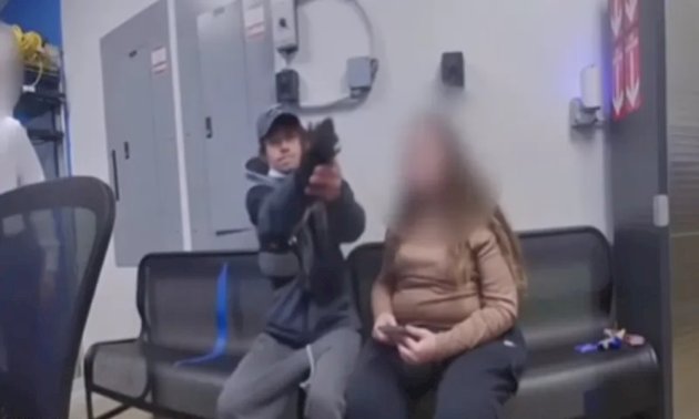 بالفيديو:-شرطي-ينجو-من-محاولة-قتل