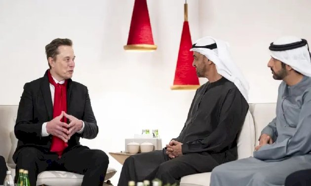 الشيخ بن زايد يبحث مع ماسك فرص الذكاء الاصطناعي الشيخ-بن-زايد-يبحث-مع-ماسك-فرص-الذكاء-الاصطناعي