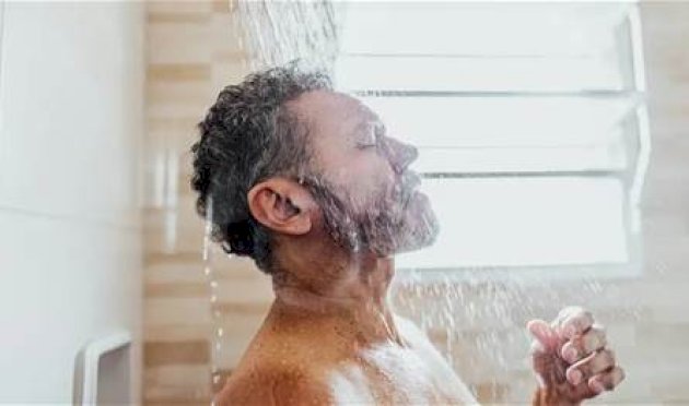 قد-يرفع-ضغط-الدم.-احذر-من-الاستحمام-بالماء-البارد