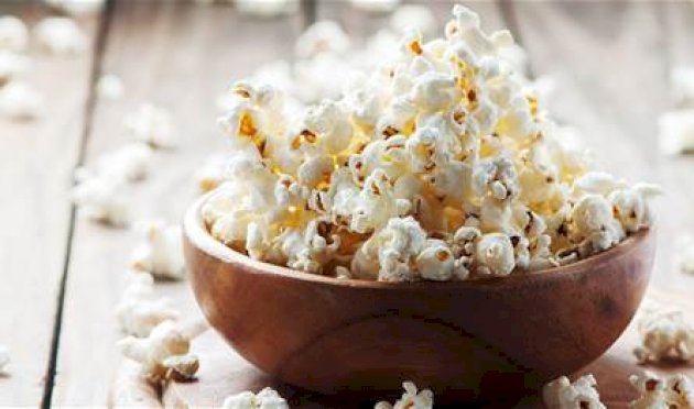 ماذا-يحدث-للمعدة-عند-تناول-الفشار-يوميا؟