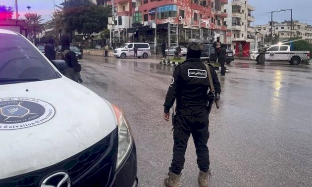 الداخلية السورية: استهداف السيارة في إدلب حادث جنائي الداخلية-السورية:-استهداف-السيارة-في-إدلب-حادث-جنائي