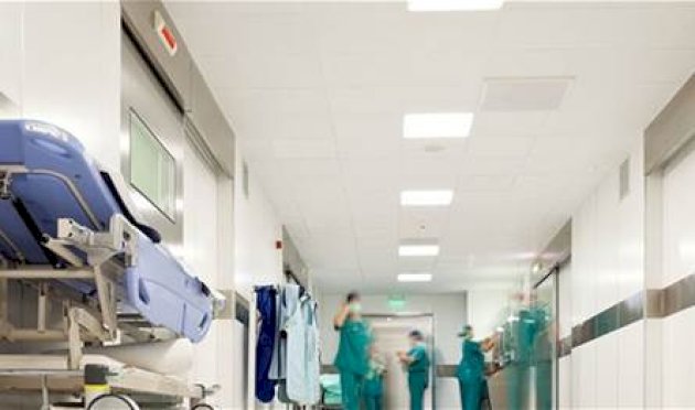 يُعاني من مشكلات في القلب.. نقل فنان شهير إلى المستشفى إثر وعكة صحية مفاجئة (صورة) يُعاني-من-مشكلات-في-القلب.-نقل-فنان-شهير-إلى-المستشفى-إثر-وعكة-صحية-مفاجئة-(صورة)