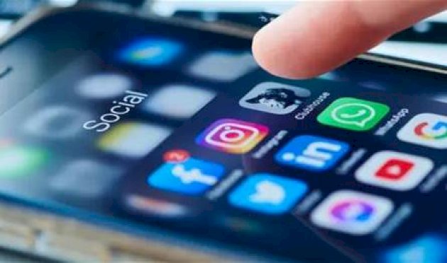 برسالة غامضة.. ممثلة شهيرة تثير الجدل عبر مواقع التواصل الاجتماعي برسالة-غامضة.-ممثلة-شهيرة-تثير-الجدل-عبر-مواقع-التواصل-الاجتماعي