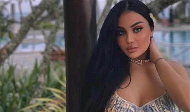 حفيدتا-هيفا-وهبي-تستعدان-لعيد-الميلاد.-أصبحتا-تُشبهان-جدتهما!-(صور)