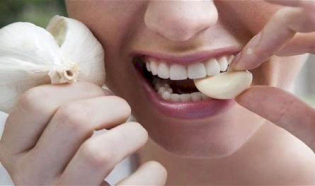 لحماية-أنفسكم-من-الالتهابات-والأمراض-المزمنة.-تناولوا-الثوم!