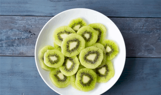 فواكه تُخفّف التقلّصات.. وصفة طبيعية لآلام الدورة فواكه-تُخفّف-التقلّصات.-وصفة-طبيعية-لآلام-الدورة