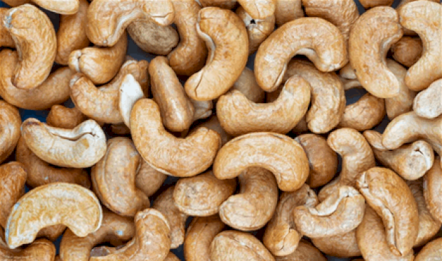 الكاجو-النيء-أم-المحمّص.-أيهما-أغنى-بالحديد-والسيلينيوم؟