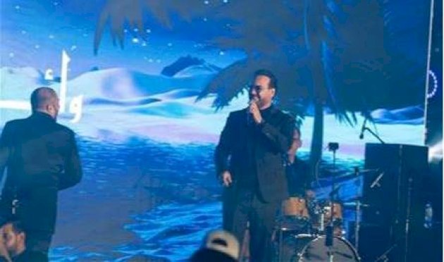 غضب وغادر فجأة المسرح.. هذا ما حصل مع فنان لبناني شهير خلال حفل رأس السنة (فيديو) غضب-وغادر-فجأة-المسرح.-هذا-ما-حصل-مع-فنان-لبناني-شهير-خلال-حفل-رأس-السنة-(فيديو)