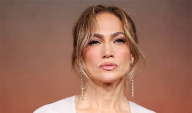 جنيفر لوبيز تفتتح أولى ليالي إقامتها الغنائية الجديدة في لاس فيغاس جنيفر-لوبيز-تفتتح-أولى-ليالي-إقامتها-الغنائية-الجديدة-في-لاس-فيغاس