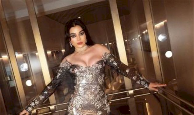 أوقفت الحفل.. شاهدوا ماذا فعلت هيفا وهبي خلال سهرتها في بيروت (فيديو) أوقفت-الحفل.-شاهدوا-ماذا-فعلت-هيفا-وهبي-خلال-سهرتها-في-بيروت-(فيديو)