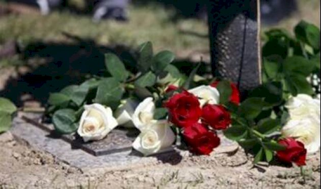 ممثل يعلن وفاة والدته ويحدد موعد الجنازة (صورة) ممثل-يعلن-وفاة-والدته-ويحدد-موعد-الجنازة-(صورة)