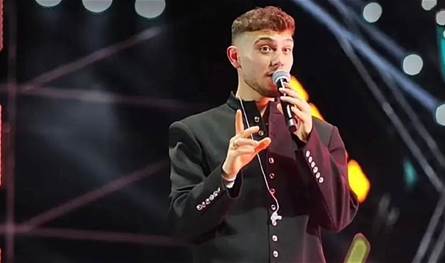 نزل سريعاً عن المسرح… شاهدوا ما فعله الشامي بسبب طفلة (فيديو) نزل-سريعاً-عن-المسرح…-شاهدوا-ما-فعله-الشامي-بسبب-طفلة-(فيديو)