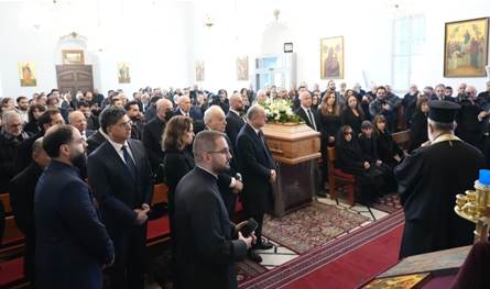 بالفيديو… السيّدة فيروز ألقت الوداع الأخير على إبنها هلي الرحباني بالفيديو…-السيّدة-فيروز-ألقت-الوداع-الأخير-على-إبنها-هلي-الرحباني