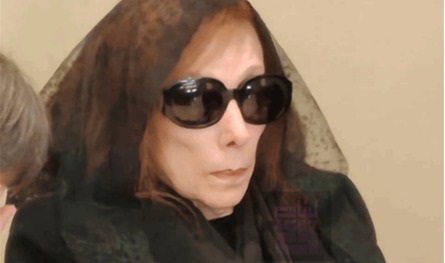 صورة للسيّدة فيروز من عزاء إبنها هلي… شاهدوها صورة-للسيّدة-فيروز-من-عزاء-إبنها-هلي…-شاهدوها