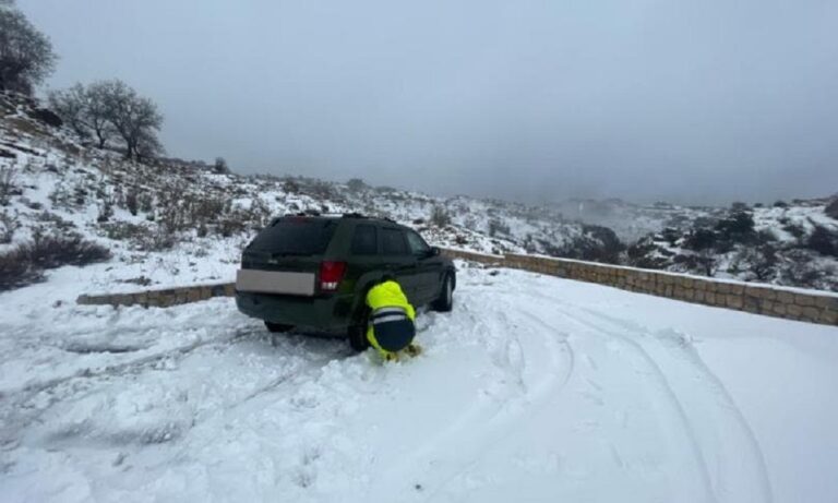 طرقات-جبلية-مقطوعة-بسبب-تراكم-الثلوج