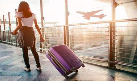 فور-وصولها-إلى-المطار…-توقيف-راقصة-إستعراضيّة-وضبط-مخدرات-بحوزتها