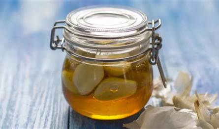 الثوم مع العسل: فوائد محتملة أم مبالغة على مواقع التواصل؟ الثوم-مع-العسل:-فوائد-محتملة-أم-مبالغة-على-مواقع-التواصل؟