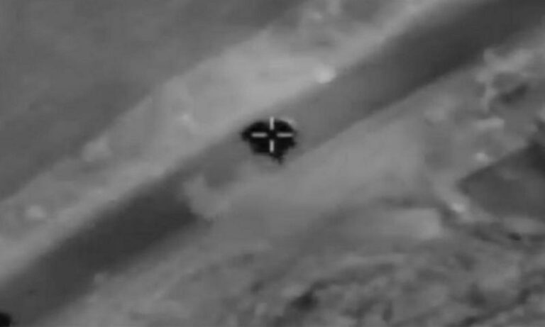 أدرعي: قضينا على عنصر من “الحزب” في زوطر (فيديو) أدرعي:-قضينا-على-عنصر-من-“الحزب”-في-زوطر-(فيديو)