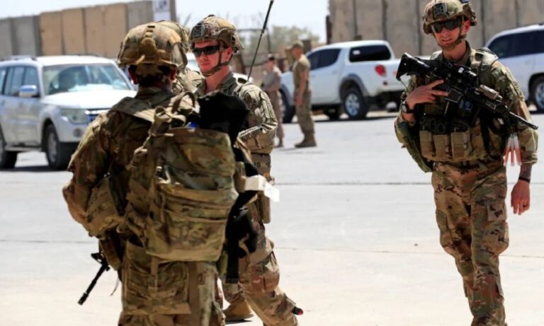 الجيش الأميركي: نقل سجناء “داعش” من سوريا إلى العراق الجيش-الأميركي:-نقل-سجناء-“داعش”-من-سوريا-إلى-العراق