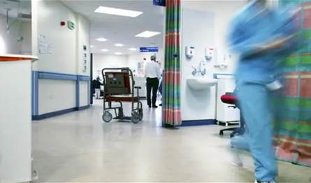 بالصورة نقل فنان قدير إلى المستشفى… أُصيب بجلطة! بالصورة-نقل-فنان-قدير-إلى-المستشفى…-أُصيب-بجلطة!