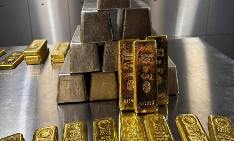 الذهب يقفز إلى مستوى قياسي جديد الذهب-يقفز-إلى-مستوى-قياسي-جديد