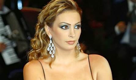 “ارجعي لحالك”.. أمل حجازي توجّه رسالة مؤثرة لشيرين عبدالوهاب (فيديو) "ارجعي-لحالك".-أمل-حجازي-توجّه-رسالة-مؤثرة-لشيرين-عبدالوهاب-(فيديو)