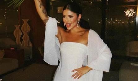 للمرة الأولى.. أصالة كامل تخطف الأنظار بصورة طفلتها "دفى" للمرة-الأولى.-أصالة-كامل-تخطف-الأنظار-بصورة-طفلتها-"دفى"