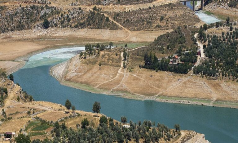 مياه الصرف الصحي في نهر الليطاني مياه-الصرف-الصحي-في-نهر-الليطاني