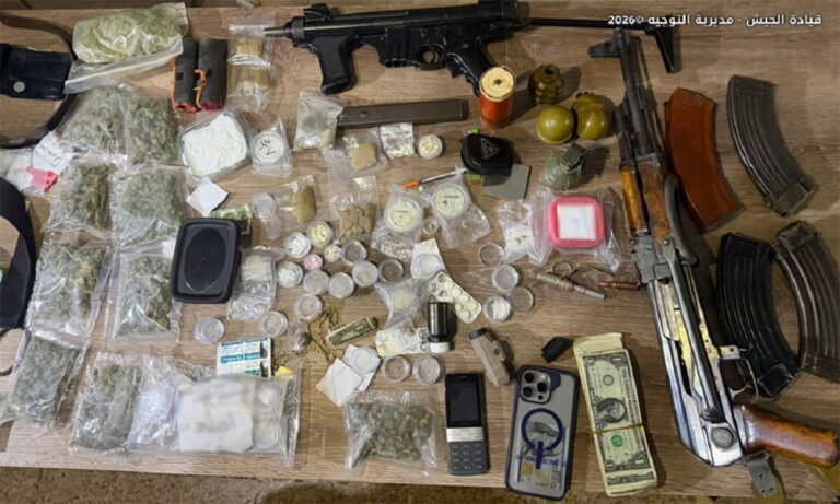 عمليات دهم وتوقيف أشخاص في الهرمل وبعلبك (صوَر) عمليات-دهم-وتوقيف-أشخاص-في-الهرمل-وبعلبك-(صوَر)