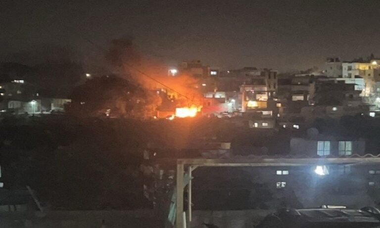 بالفيديو:-استهداف-سيارة-في-حاروف