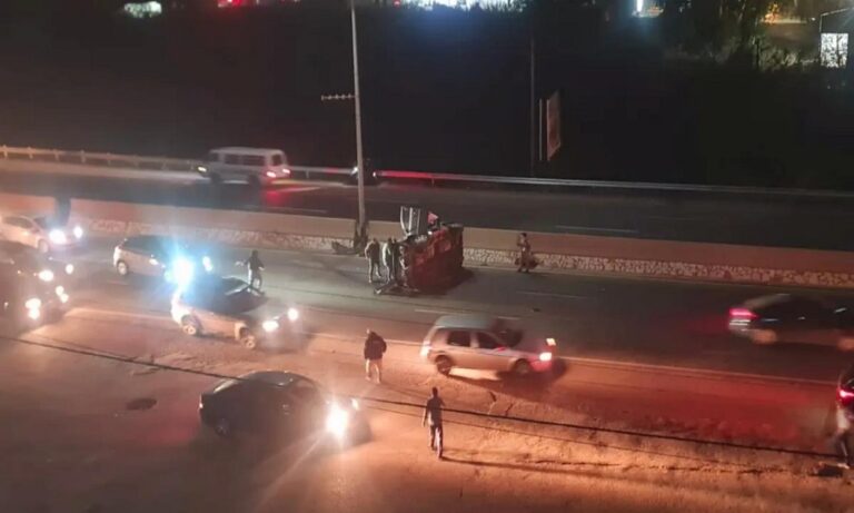 جريحان بحادث سير على أوتوستراد نهر إبراهيم جريحان-بحادث-سير-على-أوتوستراد-نهر-إبراهيم