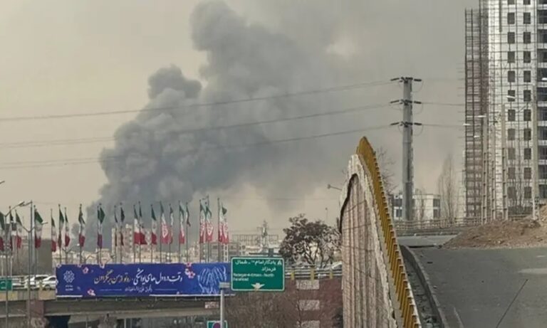 حريق هائل بمركز تجاري في طهران (فيديو) حريق-هائل-بمركز-تجاري-في-طهران-(فيديو)