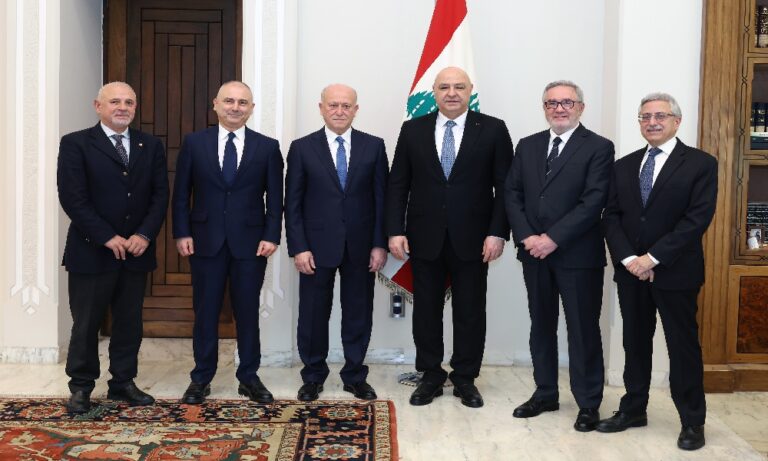 عون: لا تراجع عن حصرية السلاح والانتخابات في موعدها عون:-لا-تراجع-عن-حصرية-السلاح-والانتخابات-في-موعدها