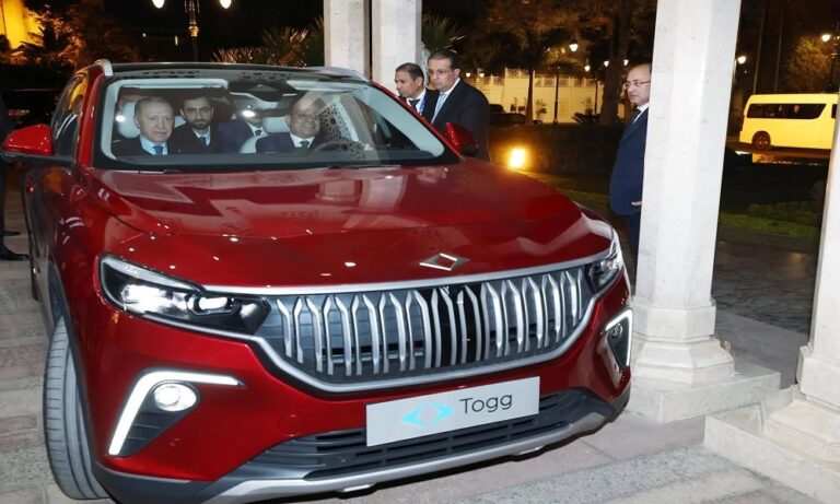 سيارة-من-أردوغان-للسيسي-(فيديو)