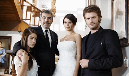 هل تبصر النسخة المعربة من المسلسل التركي الأشهر "العشق الممنوع" النور؟ هل-تبصر-النسخة-المعربة-من-المسلسل-التركي-الأشهر-"العشق-الممنوع"-النور؟