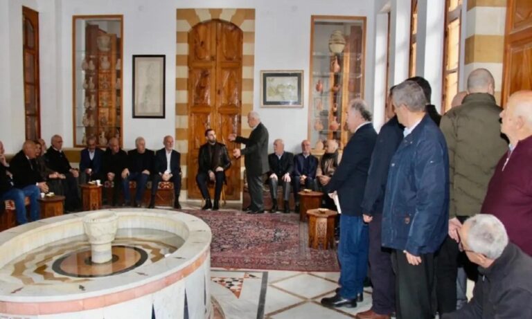 تيمور-جنبلاط-يطلع-على-حاجات-المواطنين-في-المختارة