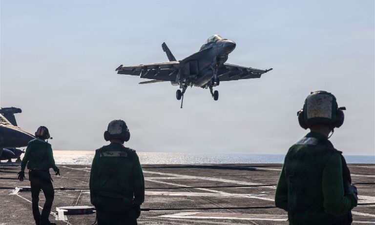 ويتكوف يزور حاملة الطائرات الأميركية في الشرق الأوسط ويتكوف-يزور-حاملة-الطائرات-الأميركية-في-الشرق-الأوسط