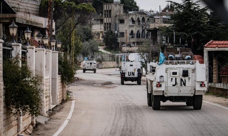 بالفيديو-أهالي-بلدة-زوطر-يعترضون-دورية-لليونيفيل