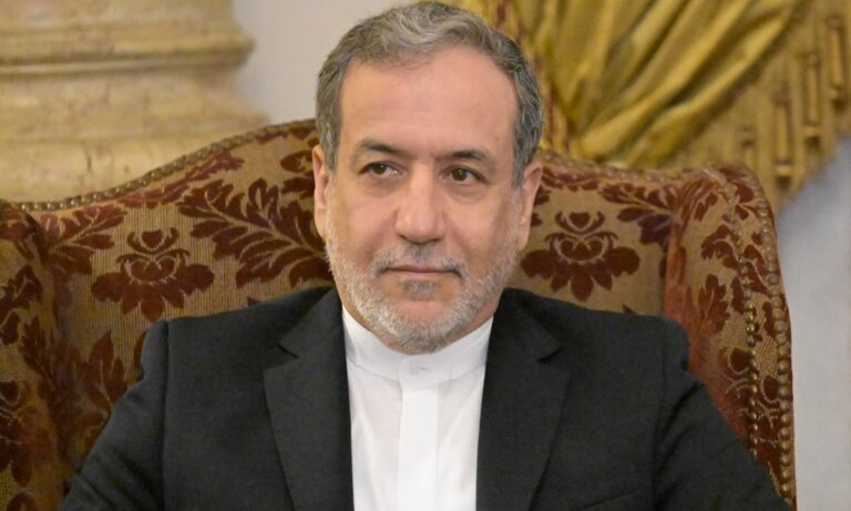 وزير الخارجية الإيراني في جنيف للتفاوض مع واشنطن وزير-الخارجية-الإيراني-في-جنيف-للتفاوض-مع-واشنطن