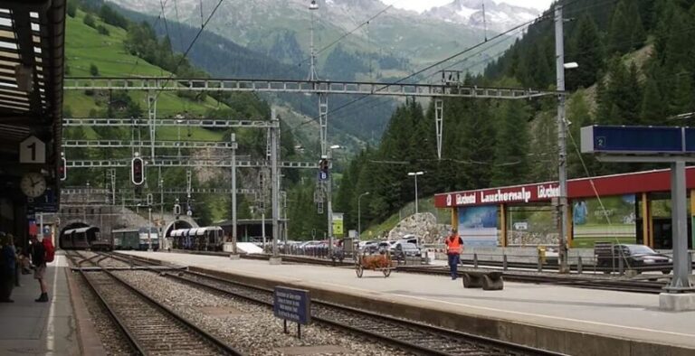 انحراف-قطار-عن-سكته-في-سويسرا