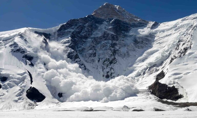 ضحايا-في-انهيارين-جليديين-بجبال-الألب-الفرنسية