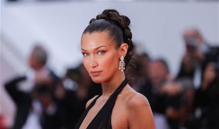 بيلا-حديد-تسحر-الأنظار-في-نيويورك-بتوقيع-لبناني-عالمي