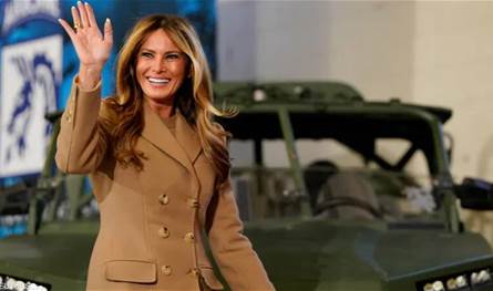 بالصورة.-ميلانيا-ترامب-تثير-جدلًا-بنظاراتها-الشمسية-بعد-وصولها-إلى-البيت-الأبيض