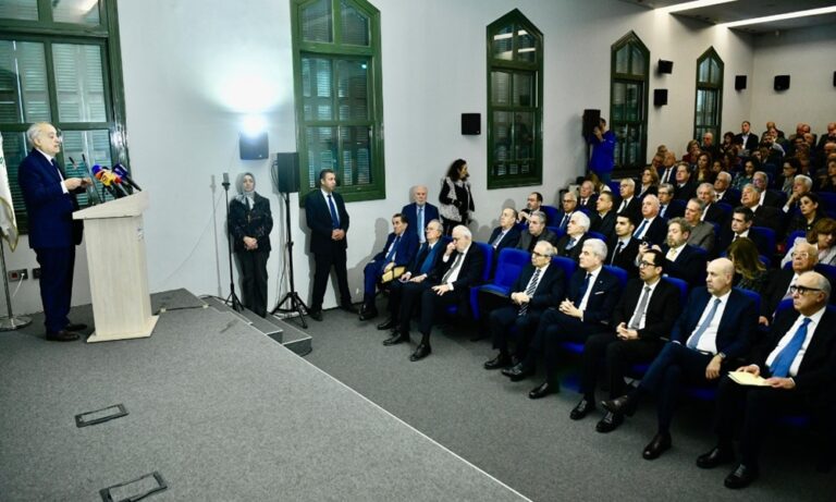 وزير الثقافة: استكمال السيادة يتطلب إرادة سياسية جامعة وزير-الثقافة:-استكمال-السيادة-يتطلب-إرادة-سياسية-جامعة