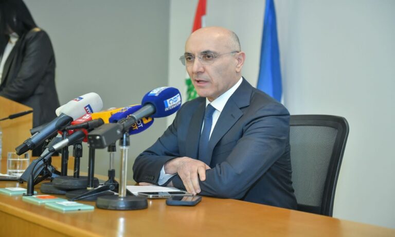 الحجار-استمع-إلى-مطالب-تجمّع-أهالي-شهداء-المرفأ