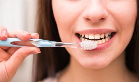 هل-يجب-تنظيف-الأسنان-بعد-كل-وجبة؟