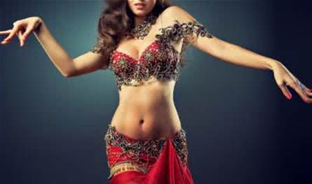 راقصة-شهيرة-تفاجئ-الجميع:-"لن-أوقف-الأكاديمية-حتى-لو-ارتديت-الحجاب"!