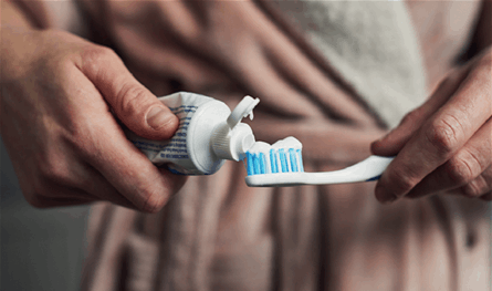 كم مرة يجب تغيير فرشاة الأسنان؟ كم-مرة-يجب-تغيير-فرشاة-الأسنان؟